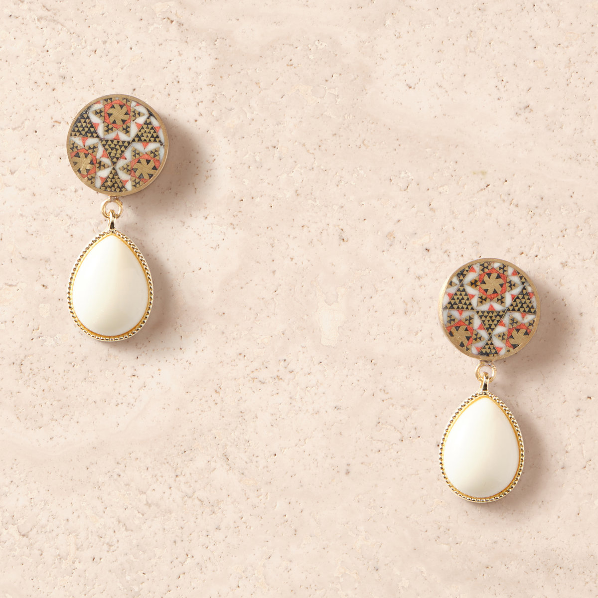 Khatam Knob Pearl Earrings Classic