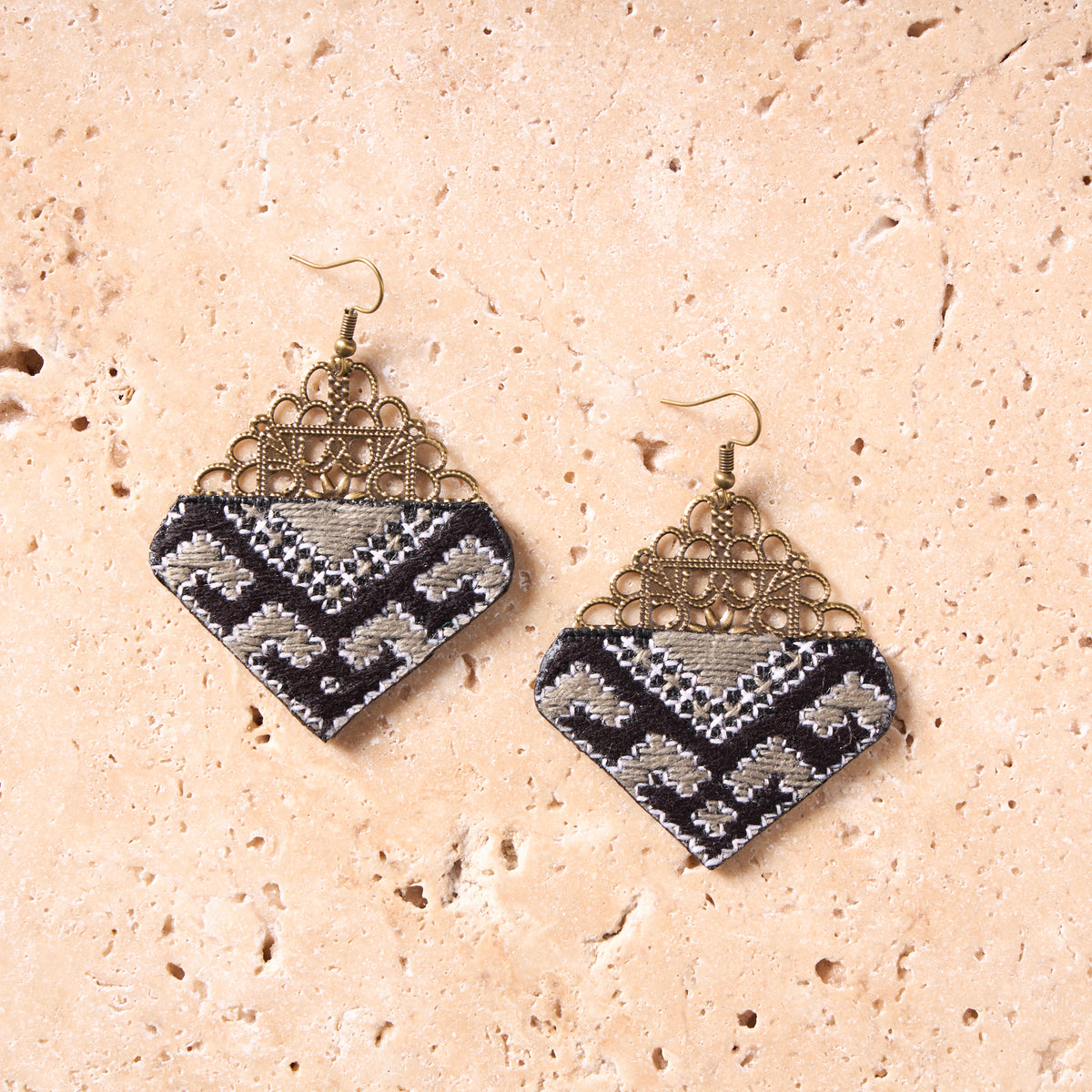 Hand-Embroidered Black and Grey Earrings - MIM6306