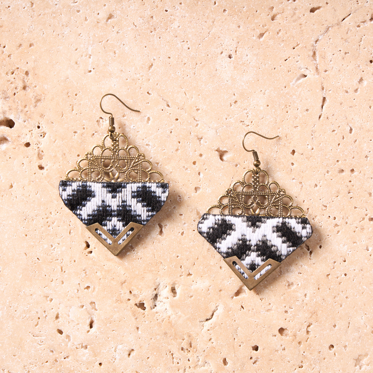 Hand-Embroidered Black and White Earrings - MIM6307