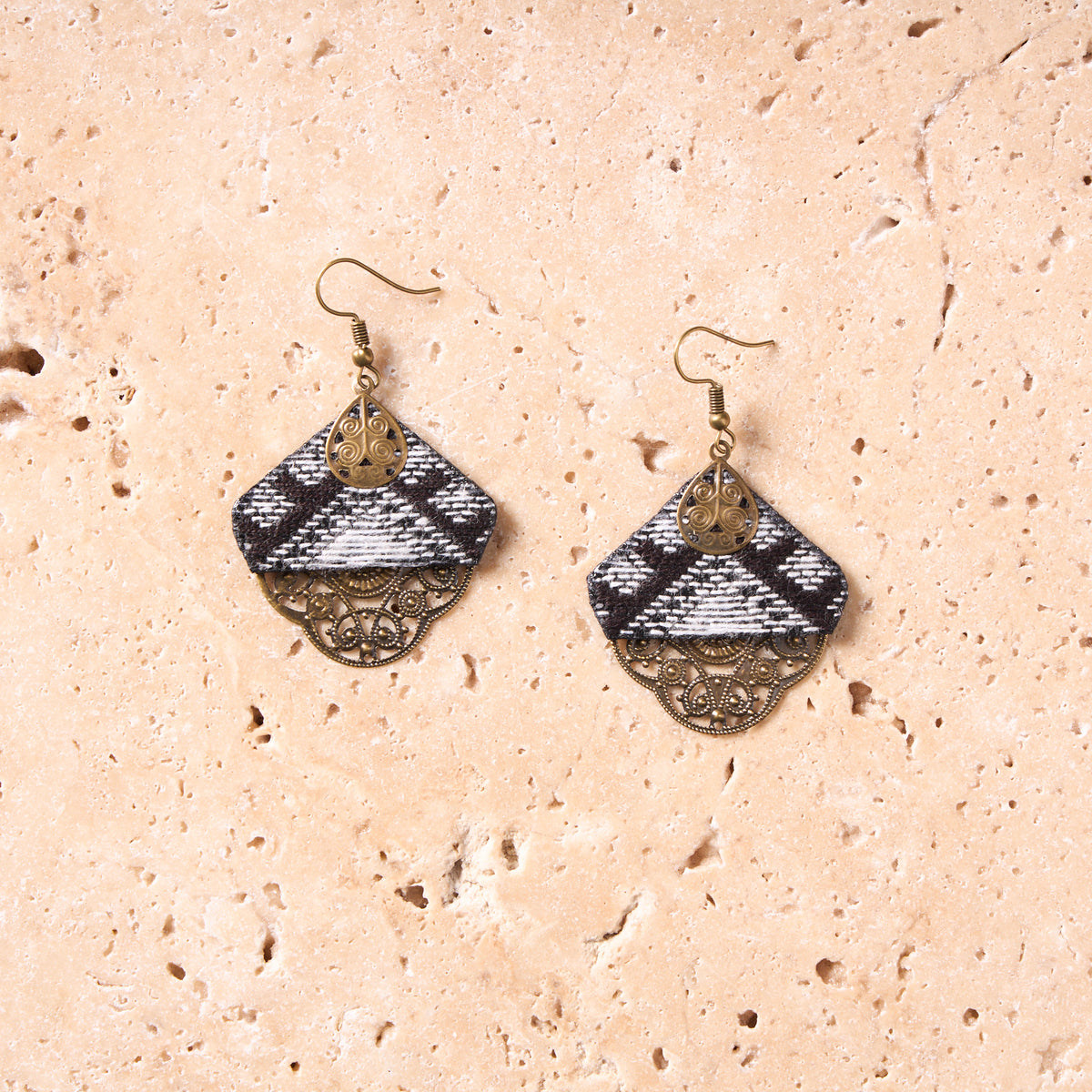 Hand-Embroidered Black and White Earrings - MIM6308