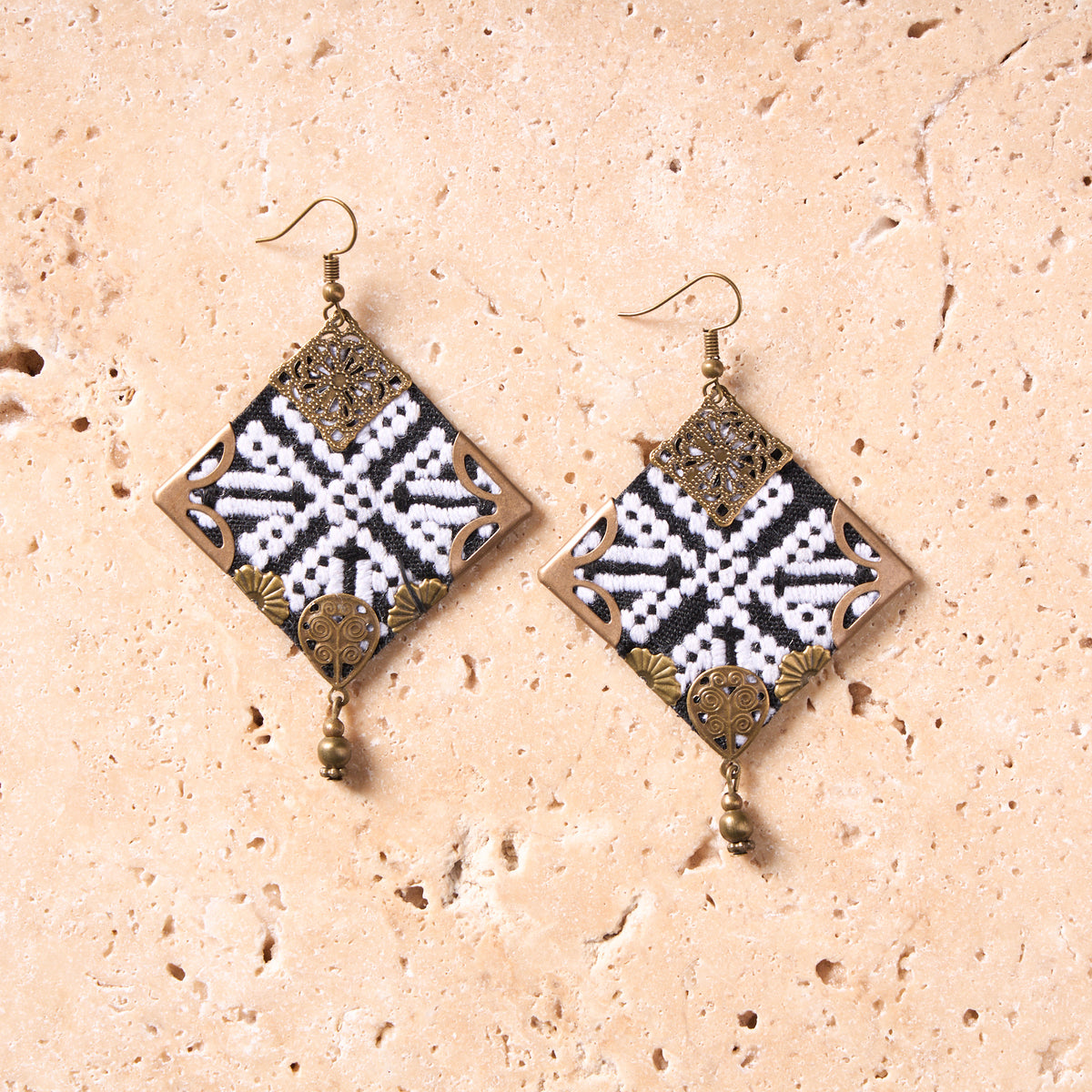 Hand-Embroidered Black and White Earrings - MIM6309