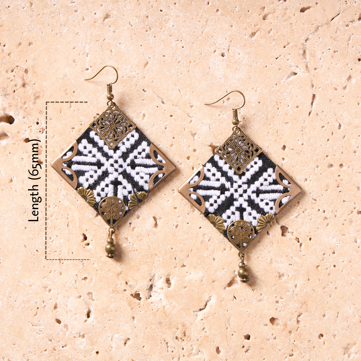 Hand-Embroidered Black and White Earrings - MIM6309