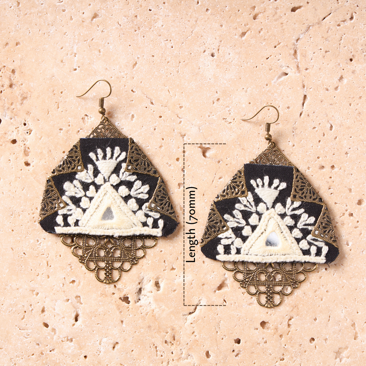 Hand-Embroidered Black and White Earrings - MIM6301