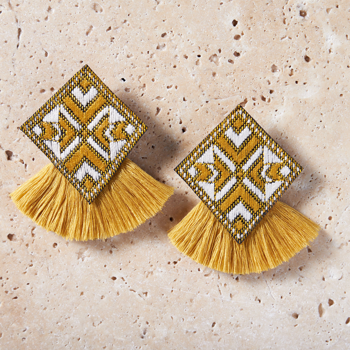 Boho Earrings with golden tassel - MIM4050